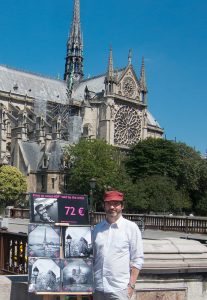 Christian de Brosses, un artiste qui vend ses photos dans la rue.